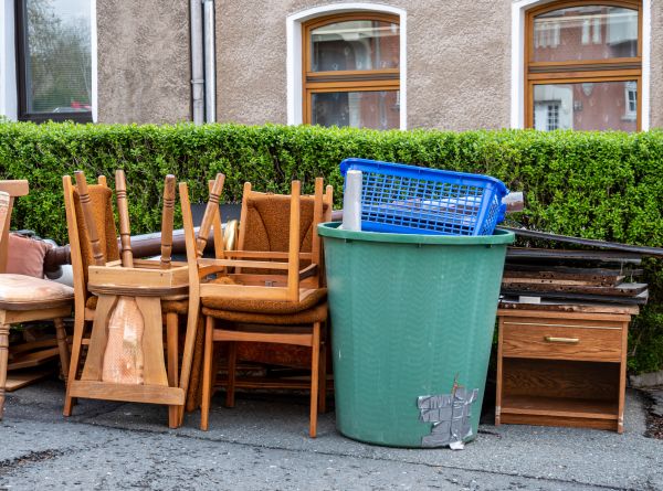 Chair Disposal Service in Benton